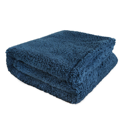 rocket and rex XL waterproof pet blankets are soft faux suede on one side, plush fleece on the other wiht a waterproof layer in the middle